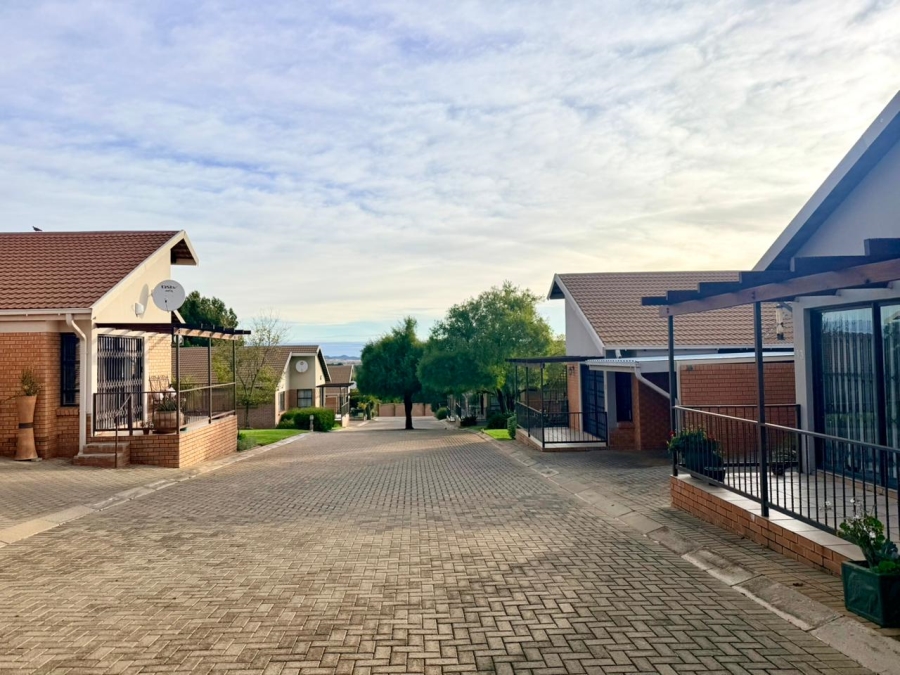 1 Bedroom Property for Sale in Langenhovenpark Free State